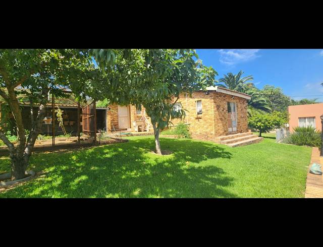 4 BEDROOM HOUSE FOR SALE IN SUIDEROORD